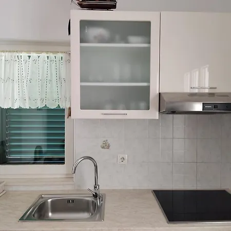 Appartement By The Sea Pisak, Omis - 4815